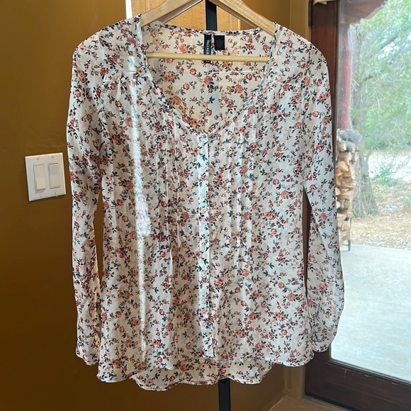 Full Tilt Sheer Cream Floral Button Up Blouse Size XS - Picture 1 of 6